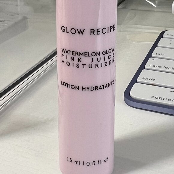 Watermelon Glow Pink Juice Moisturizer 15ml - NWOB - Picture 1 of 1